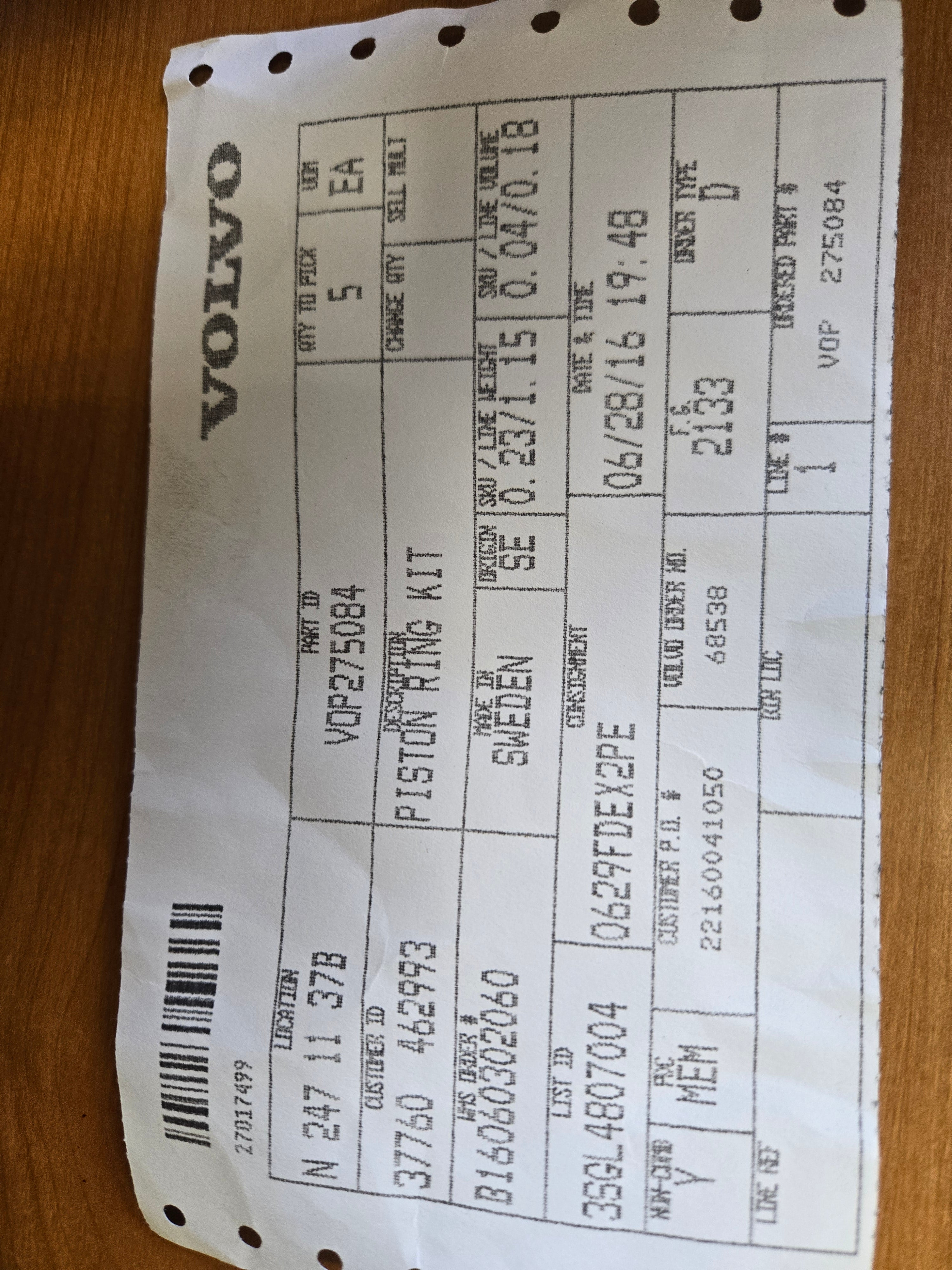 NOS OEM 275084 Volvo Piston Ring Kit
